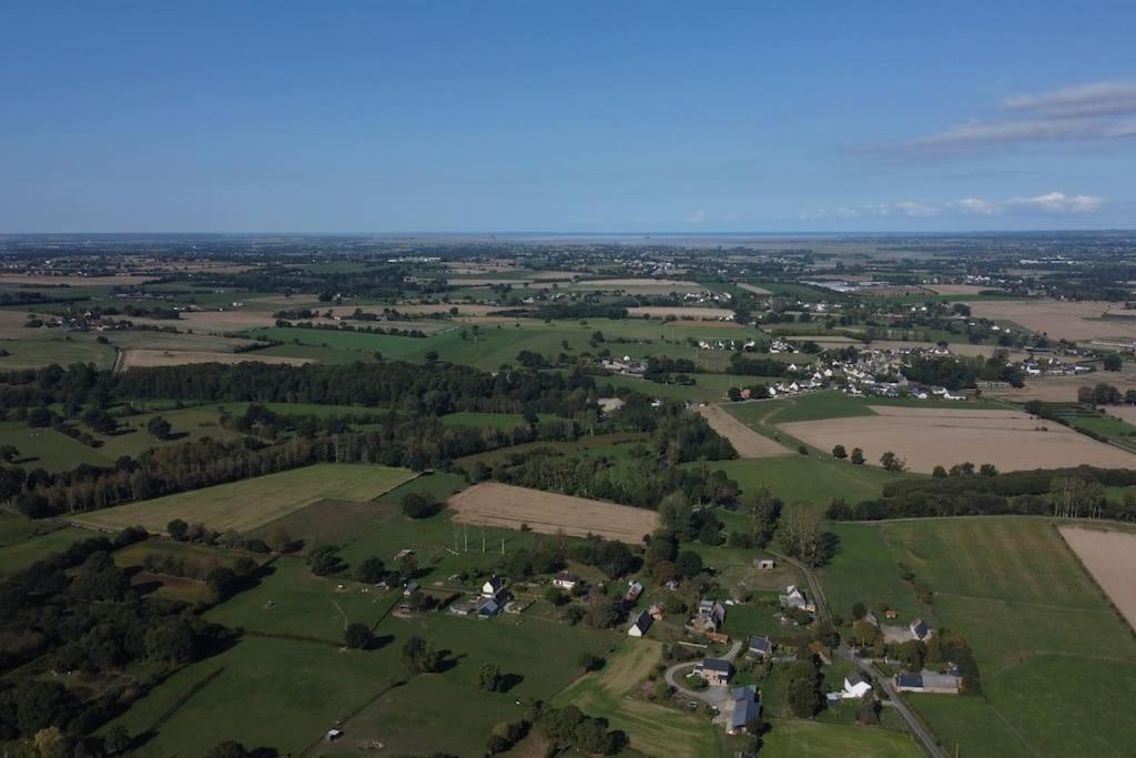 Tiny House Near The Mont-Saint-Michel Villa Ducey-Les Cheris Bagian luar foto